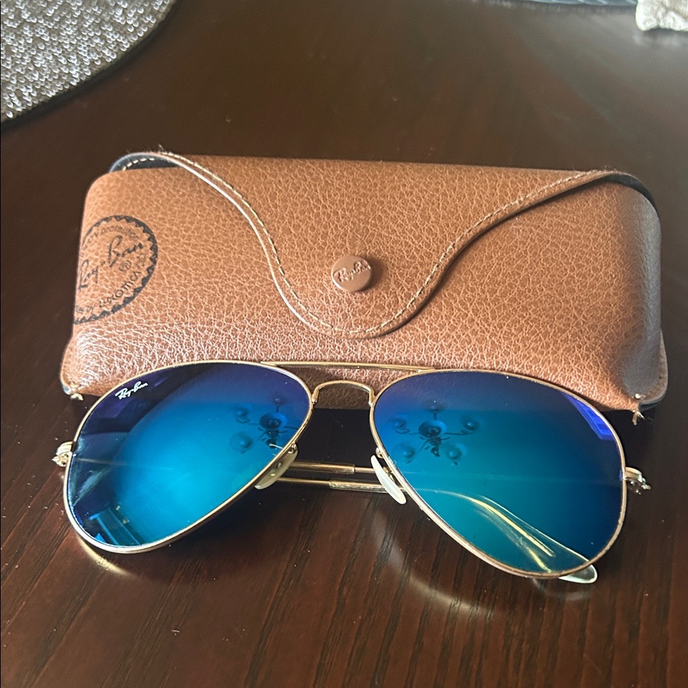 Ray-Ban Aviator Sunglasses - Not Polarized
